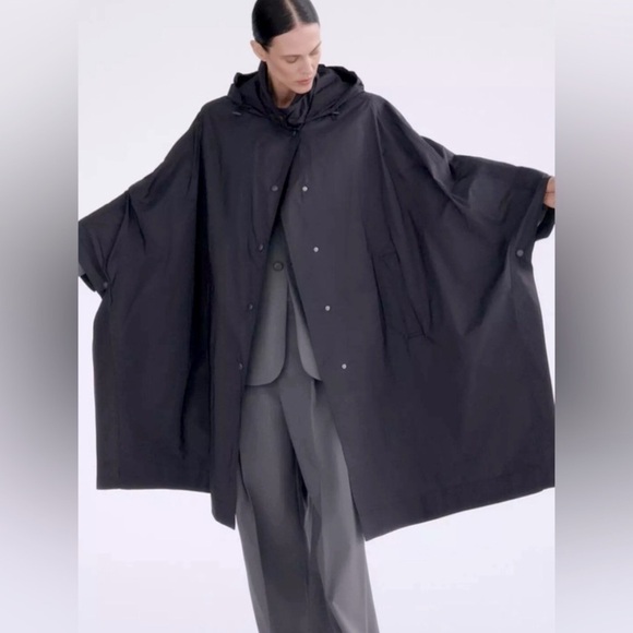 NWT Zara Navy light weight nylon cape perfect for layering and traveling o|s - Picture 3 of 14